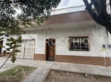 Casa · 122m² · 4 Ambientes · 1 Cochera · Venta Casa en Jose Leon Suarez