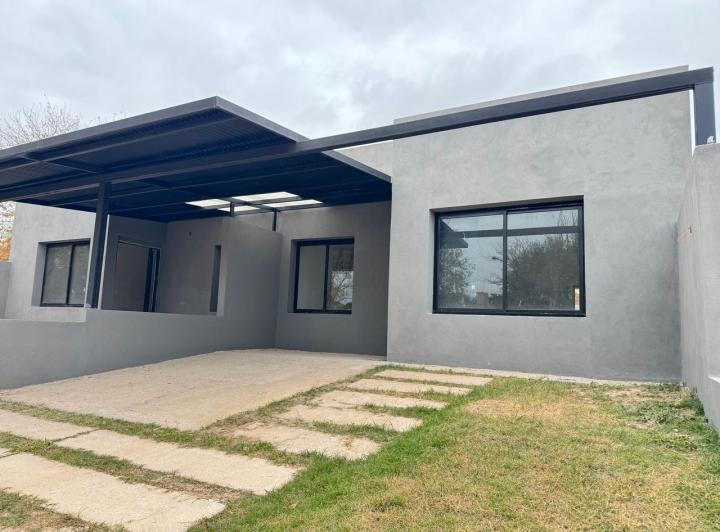 Casa · 80m² · 3 Ambientes · 1 Cochera