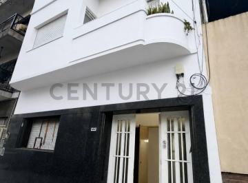 Casa · 300m² · 13 Ambientes · 2 Cocheras · Alquiler Comercial/vivienda - Casa 13 Ambientes