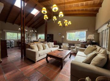 Casa de 5 ambientes, Ituzaingó · Importante Chalet 5 Ambientes a La Venta en Parque Leloir
