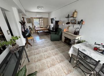 Casa · 87m² · 4 Ambientes · Casa Tipo Duplex en Barrio Naon