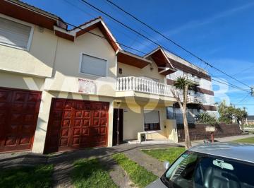 Casa · 60m² · 5 Ambientes · Casas en Alquiler Temporario - 4 Dorm. 2 Baños - Mar del Plata