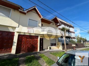 Casa · 60m² · 5 Ambientes · Casas en Alquiler Temporario - 4 Dorm. 2 Baños - Mar del Plata