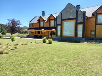 Casa · 550m² · 8 Ambientes · Casa en Venta - 6 Dorm. 7 Baños 2 Cocheras - 3098 m² - San Martín de Los Andes