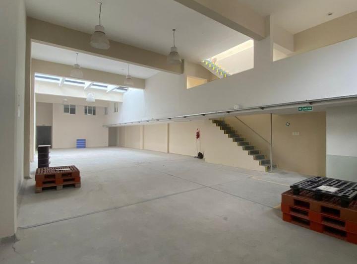 Oficina comercial · 440m² · 4 Ambientes · 1 Cochera
