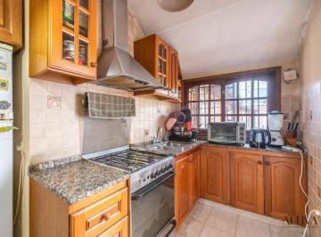 Casa · 160m² · 5 Ambientes · 1 Cochera · Casa de 5 Ambientes en Venta en Saenz Peña. Apto Credito!