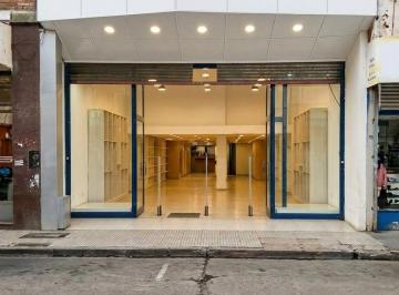 Local comercial , Luján · ¡Oportunidad Única! Importante Local Comercial en Pleno Centro de Luján.