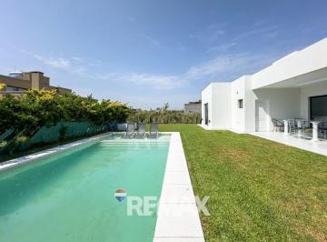 Casa · 159m² · 4 Ambientes · Casa en Alquiler Canning