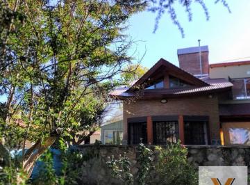 Casa · 180m² · 4 Ambientes · 1 Cochera · Casa en Venta - 3 Dorm. 2 Baños - 750 m² - Villa del Dique, Córdoba