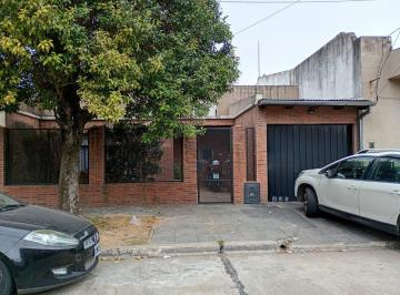 Casa de 3 ambientes, San Isidro · Casa en Venta 3 Ambientes con Cochera Beccar