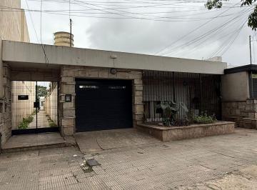 Casa , Córdoba · Dueño Vende Casa y 3 Dptos con Renta en Avellaneda 2556