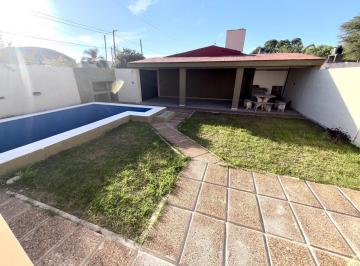 Casa · 146m² · 5 Ambientes · 2 Cocheras · Casa 3 Dorm. con Pileta Arguello
