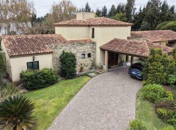 Casa · 400m² · 8 Ambientes · 2 Cocheras · Casa en Venta en Canning Apta Credito Malibu