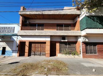 Casa · 191m² · 3 Ambientes · 1 Cochera · Casa en Lanús Oeste