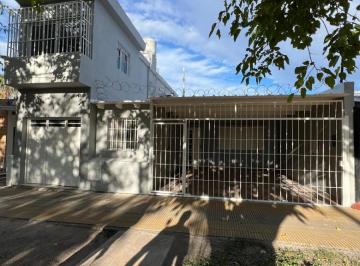 Casa · 220m² · 8 Ambientes · Casa Sexta Sección