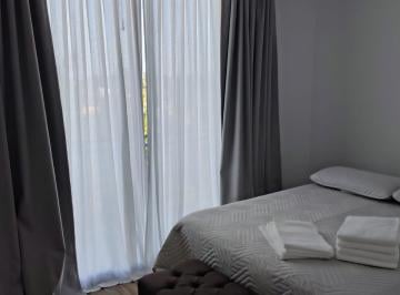 Dormitorio matrimonial · Alquiler Temporario 3 Ambientes Amoblado en Escobar con Cochera