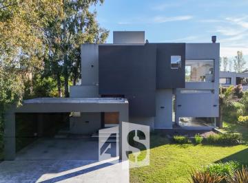 Casa de 6 ambientes, Tigre · Moderna Casa Lote Central 6 Amb - 2/3 Dorm - 2 Baños - Toilette - Dep Serv/galeria Parr