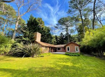 Contrafrente · Chalet en Planta Baja con Enorme Jardín Al Bosque - Carilo