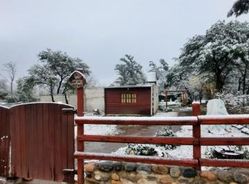 Casa Cabaña estilo rustico · Hermosa Casa Serrana en Barrio Los Algarrobos – Valle de Anisacate