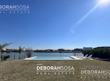 Casa · 249m² · 6 Ambientes · 3 Cocheras · Casa en Venta Al Agua 6 Ambientes con Pileta Barrio El Canton - Escobar - Zona Norte