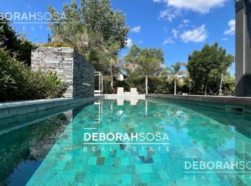 Casa · 472m² · 8 Ambientes · 4 Cocheras · Casa en Venta 8 Amb con Pileta Barrio Septiembre Escobar Zona Norte