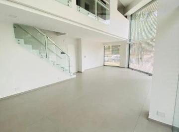 Local comercial · 90m² · 2 Ambientes · Local Comercial en Alquiler - 90 m² - La Plata
