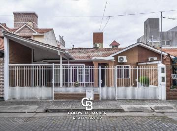 Casa · 190m² · 7 Ambientes · 1 Cochera · Casa en Venta Barrio San Carlos 3 Domitorios
