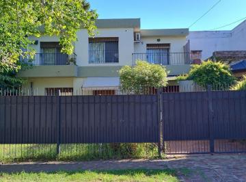 Casa · 165m² · 4 Ambientes · 2 Cocheras · Venta Casa 4 Ambientes - Parque y Pileta - Bella Vista