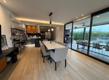 Casa · 166m² · 4 Ambientes · 2 Cocheras · Alquiler Casa 4 Ambientes Pileta Parque Barrio San Matias