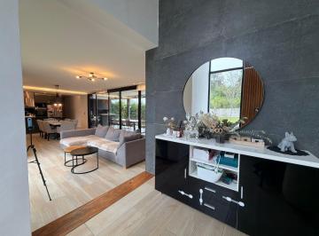 Casa · 166m² · 4 Ambientes · 2 Cocheras · Alquiler Casa 4 Ambientes Pileta Parque Barrio San Matias