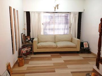 Casa · 92m² · 5 Ambientes · 1 Cochera · Venta Casa 6 Ambientes Villa Sarmiento