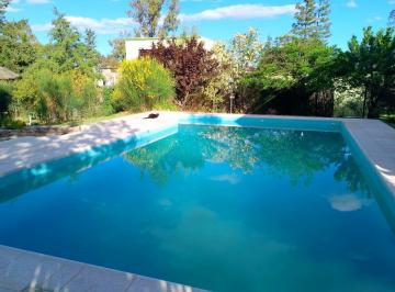 Casa · 152m² · 3 Ambientes · 1 Cochera · Casa con Pileta en Vistalba