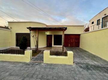 Casa de 4 ambientes, Rodeo de la Cruz · Alquiler de Casa en Rodeo de La Cruz, Gllen