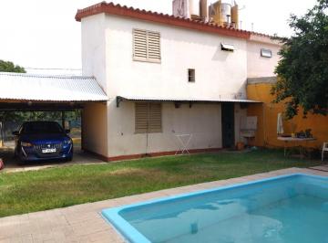 Casa · 90m² · 5 Ambientes · 2 Cocheras · Casa en Venta en Villa Posse Apta a Creditos, 3 D. C/piscina y Quincho