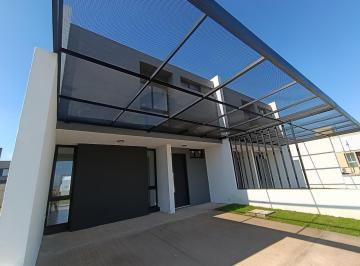 Casa · 160m² · 5 Ambientes · Venta Duplex en Brisas de Manantiales 3 Dorm.