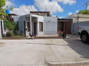 Casa · 113m² · 5 Ambientes · 1 Cochera · Venta Casa Multifamiliar Talar Pileta Quincho
