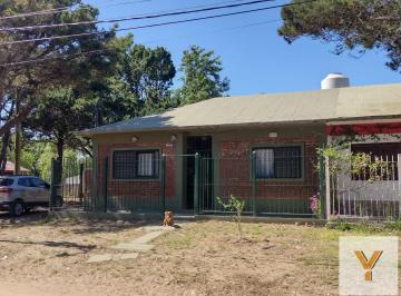 Casa · 47m² · 3 Ambientes · 1 Cochera · Casa en Venta - 2 Dormitorio 1 Baño - Cochera - 127 m² - San Bernardo del Tuyú