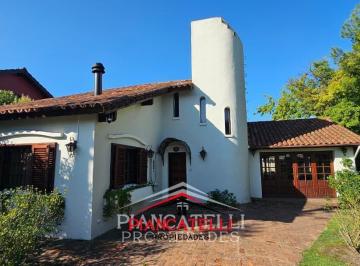 Casa · 86m² · 4 Ambientes · 4 Cocheras · Casa en Venta con 3 Ambientes en Banco Provincia