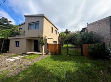 Casa · 608m² · 4 Ambientes · 2 Cocheras · Venta Casa Frente Al Río de La Plata en Colonia del Sacramento