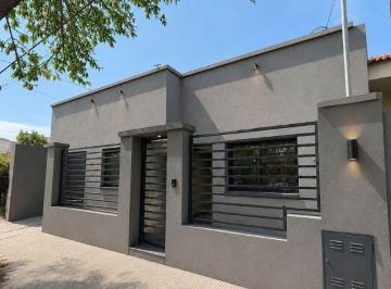 Casa de 3 ambientes, Tandil · Casa Moderna 2 Dormit Patio Garage Semicentro en Venta