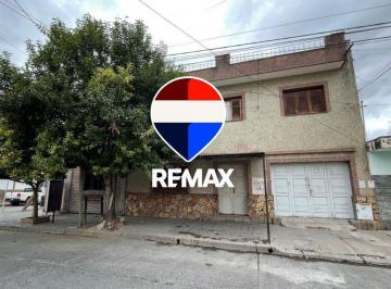 Casa · 250m² · 6 Ambientes · 1 Cochera · Casa Venta 5 Dorm. Macrocentro