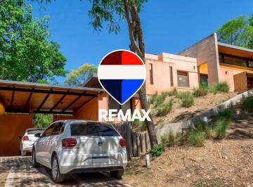 Casa · 200m² · 6 Ambientes · 2 Cocheras · Casa en Venta Valle Escondido Apta Credito 2 Dorm