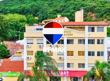Edificio · 1800m² · 8 Cocheras · Edificio Venta Av Reyes Catolicos Primera Rotonda