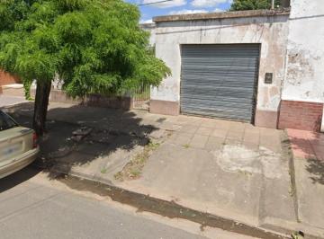 Casa · 200m² · 4 Ambientes · Casa a Reciclar en Venta - 3 Dorm. 1 Baño - Salto