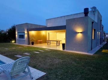 Casa · 170m² · 4 Ambientes · 4 Cocheras · Venta Casa Canning