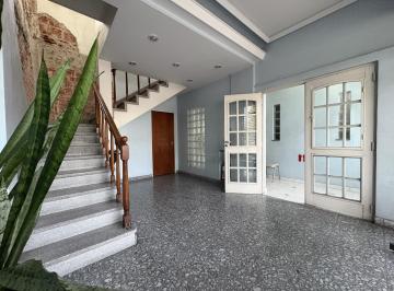 Casa · 145m² · 4 Ambientes · 1 Cochera · Casa en Venta Villa Lugano