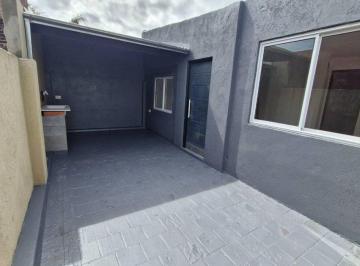 PH · 40m² · 2 Ambientes · PH 2 Ambientes en Alquiler con Patio, Lanus Oeste