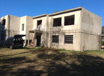 Casa · 250m² · 10 Ambientes · Casa en Venta - 5 Dorm. 4 Baños - 4.000 m² - Villa Rosa, Pilar