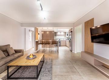 Departamento de 3 ambientes, Villa Ortuzar · Hermoso Departamento Al Frente de 3 Ambientes, Remodelado a Nuevo en V. Urquiza!