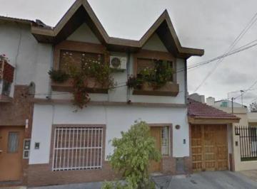 Casa · 220m² · 10 Ambientes · 3 Cocheras · Casa en Venta - 7 Dorm. 4 Baños - Cocheras - 300 m² - Villa Libertad, General San Martín